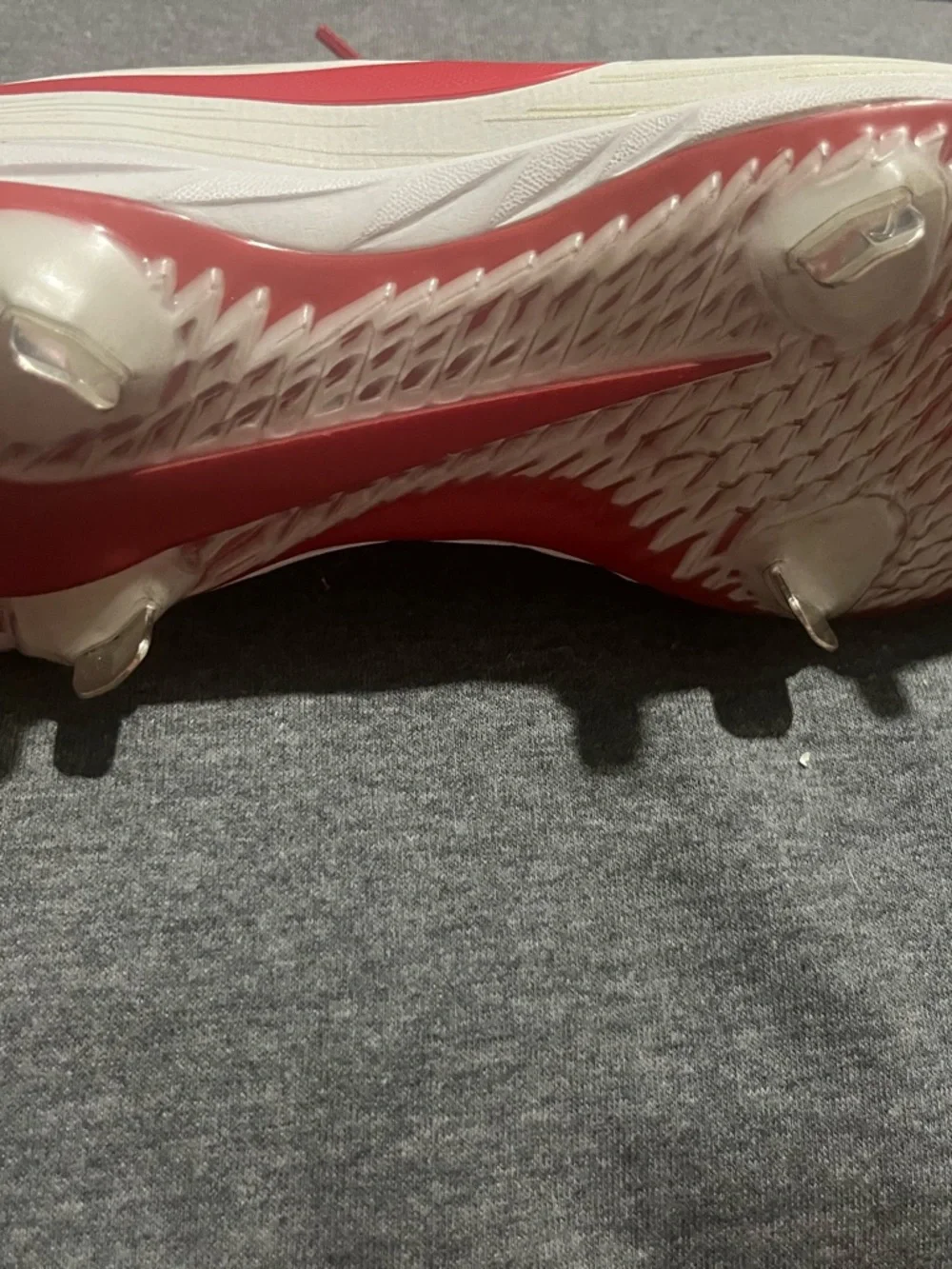 Nike White and Red Training Sneakers - Picture 4 of 10